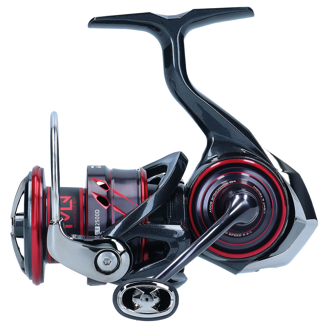 Daiwa 21 Ballistic MQ LT 2500D.